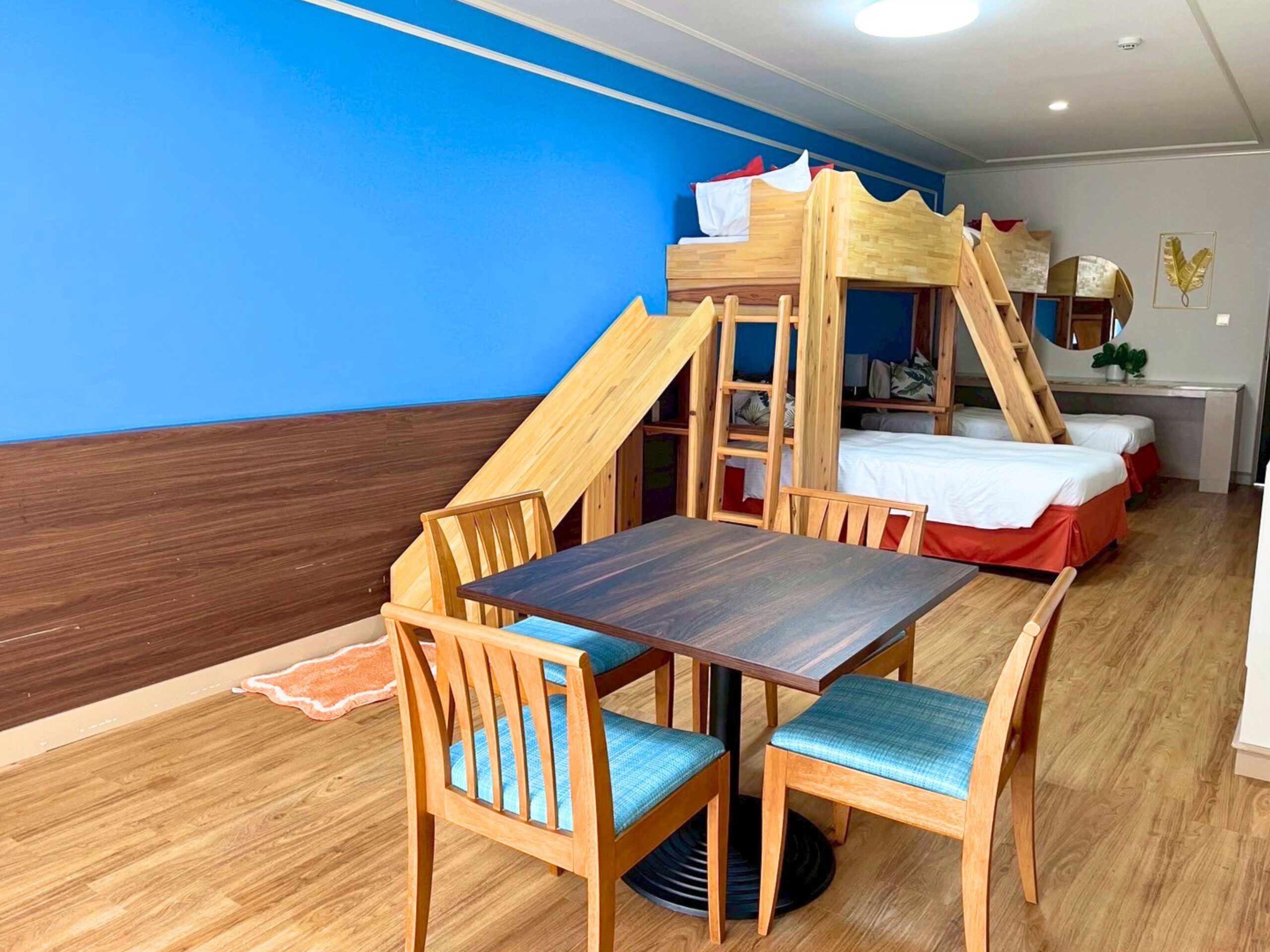 キッズ大喜び！すべり台付き2段ベッドルームを新設 | 【公式】ライカム