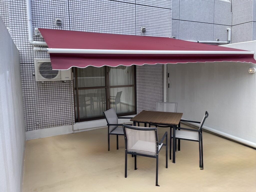 全室ラナイにオーニングを設置しました