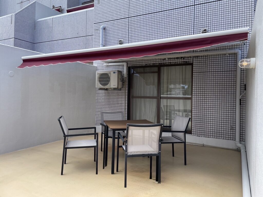 全室ラナイにオーニングを設置しました